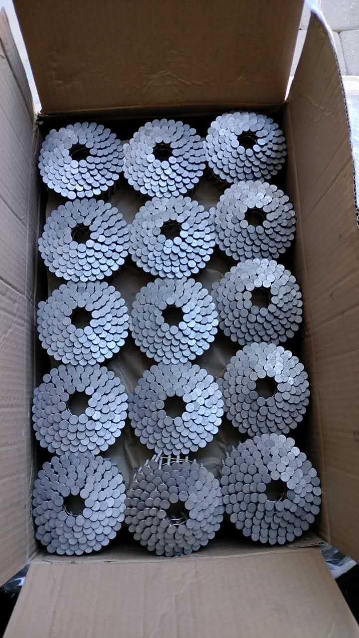 ClampTitan 1-1/4" Wire Coil Siding Nails, 3600 Nails (120-PACK x 30) Collated Coil Full Round Head, 15-Degree, Hot Dip Galvanized (HDG)